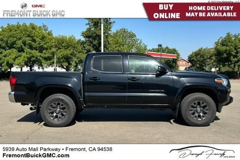 2022 Toyota Tacoma SR5 V6 photo 1