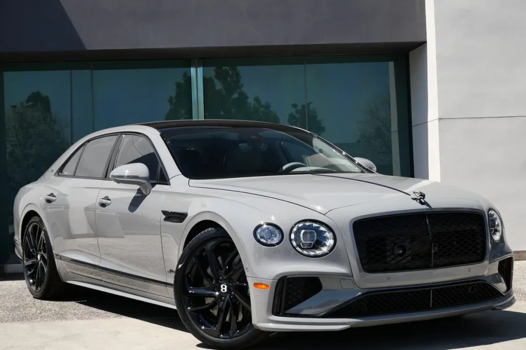 2025 Bentley Flying Spur Speed photo 1