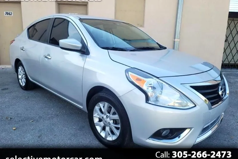 2018 Nissan Versa Sedan SV photo 1