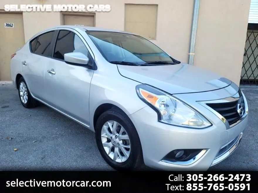 2018 Nissan Versa Sedan SV photo 1