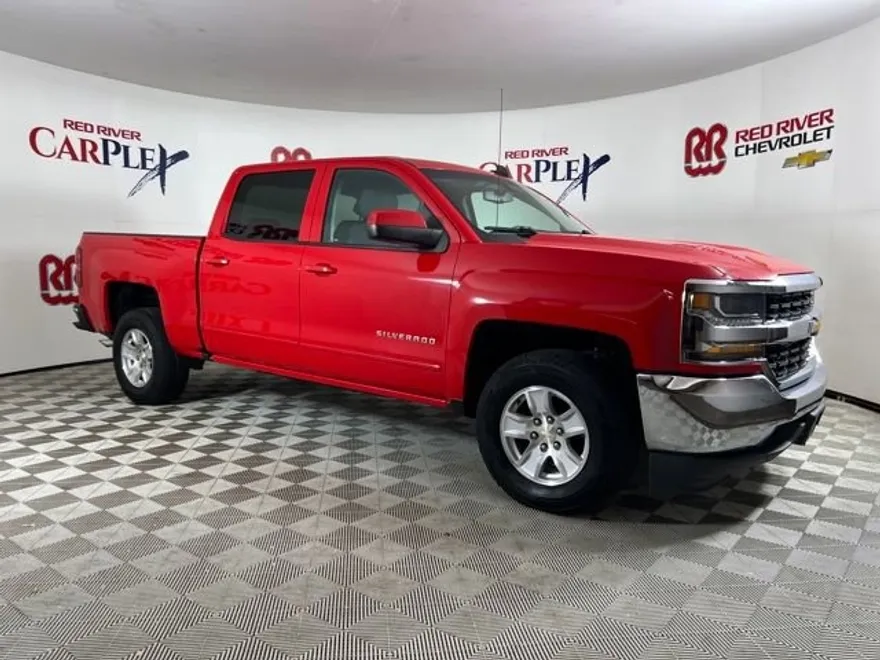 2018 Chevrolet Silverado 1500 LT photo 1