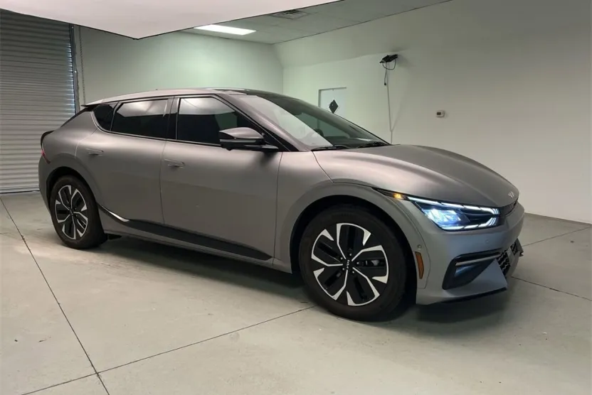 2023 Kia EV6 GT-Line photo 1