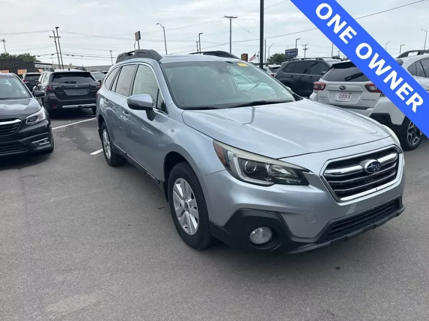 2019 Subaru Outback 2.5i Premium photo 1
