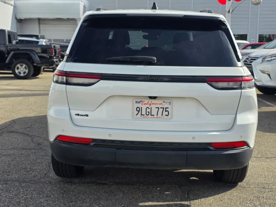 2024 Jeep Grand Cherokee Altitude photo 1