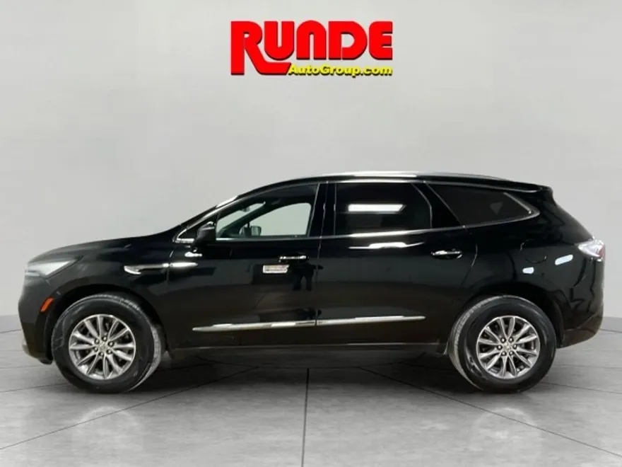 2023 Buick Enclave Essence photo 1