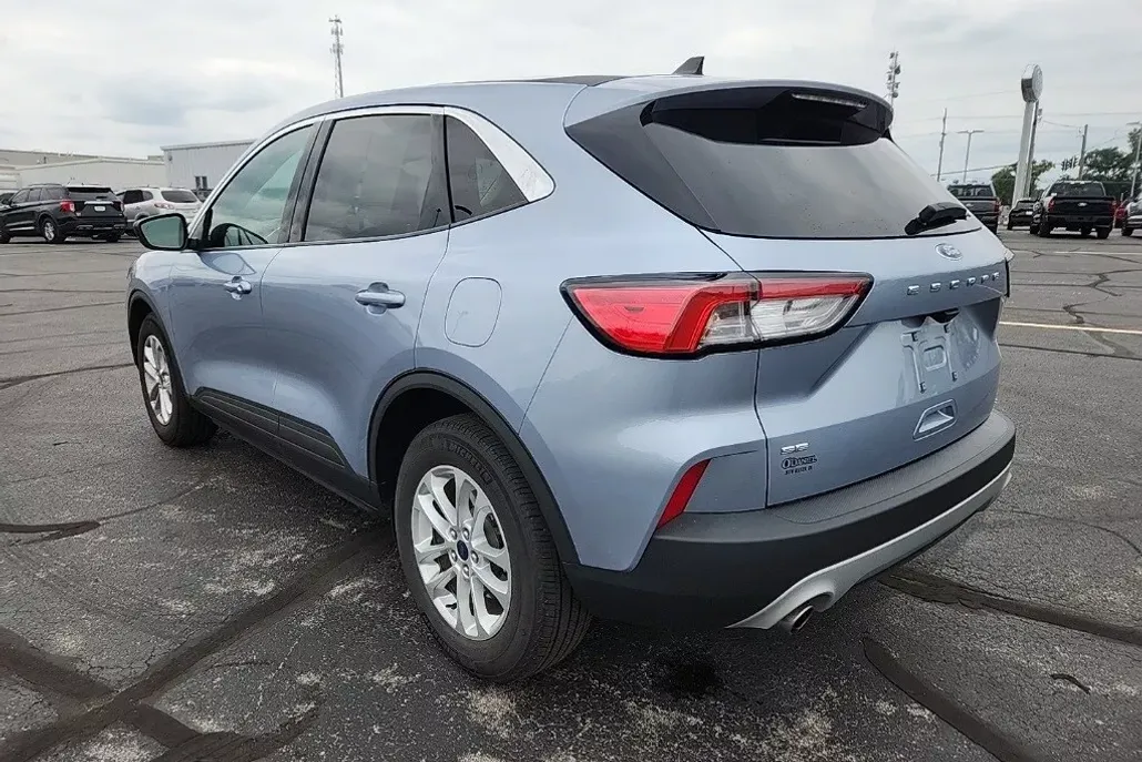 2022 Ford Escape SE photo 1
