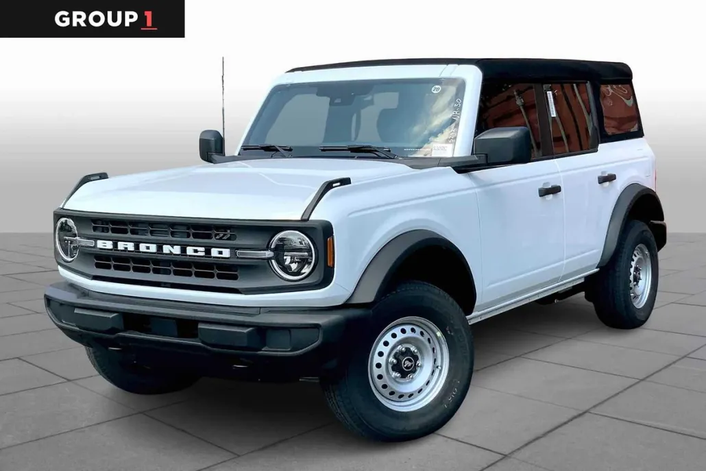2025 Ford Bronco Base photo 1