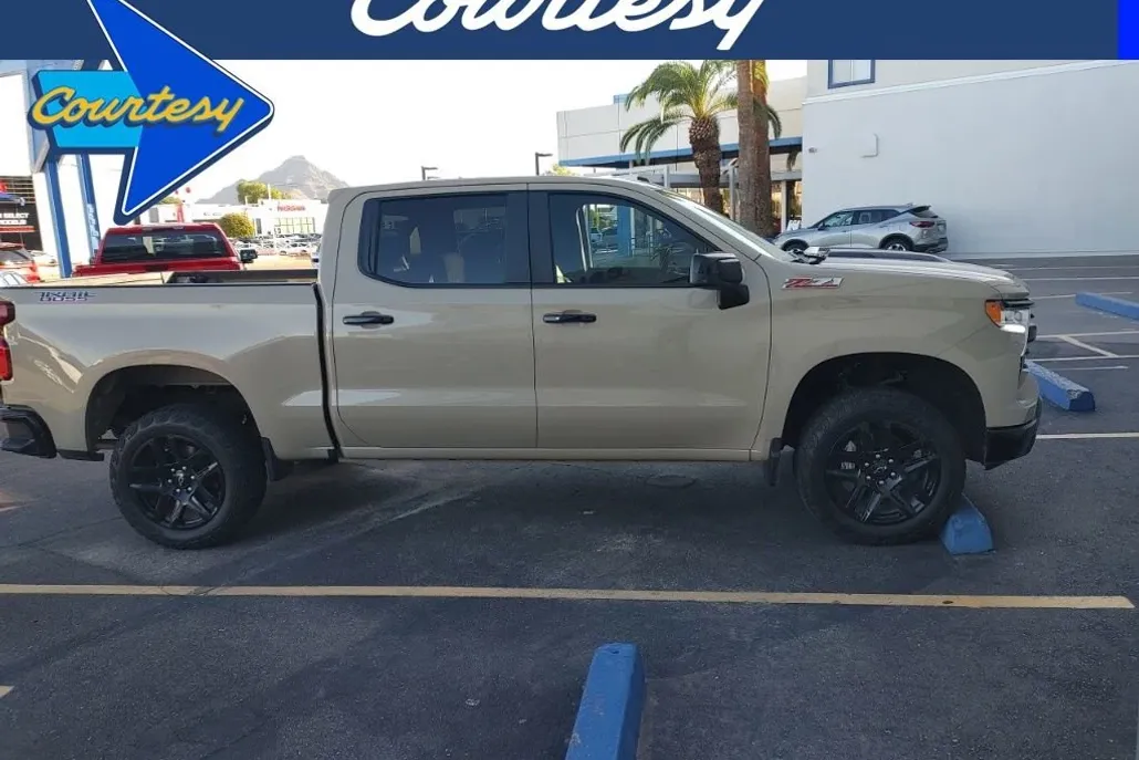 2022 Chevrolet Silverado 1500 LT Trail Boss photo 1