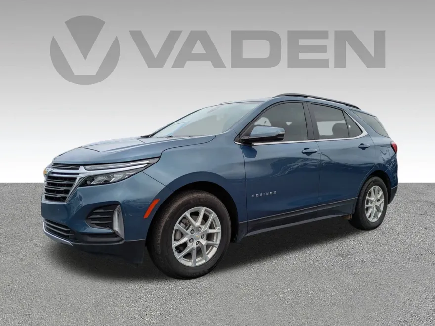 2024 Chevrolet Equinox LT photo 1