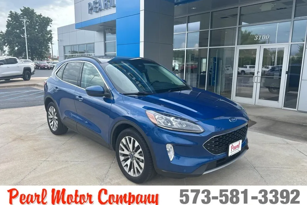 2022 Ford Escape Titanium photo 1