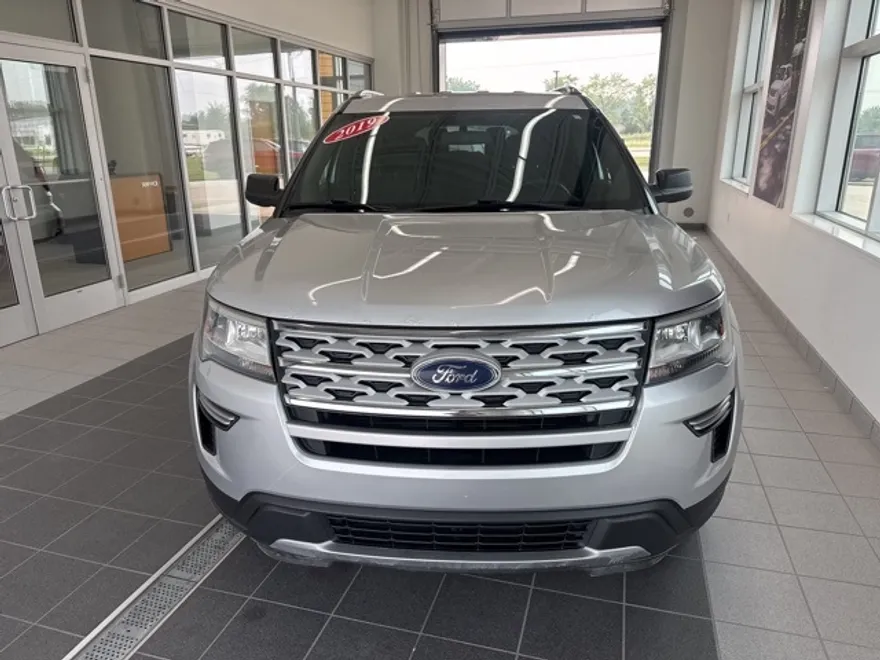 2019 Ford Explorer XLT photo 1