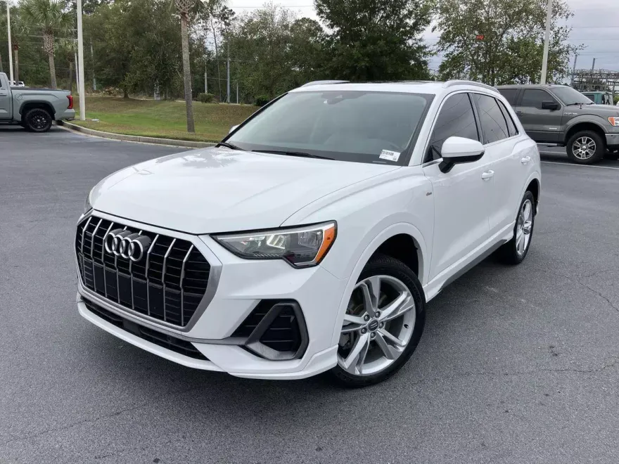 2020 Audi Q3 45 TFSI S line Premium photo 1