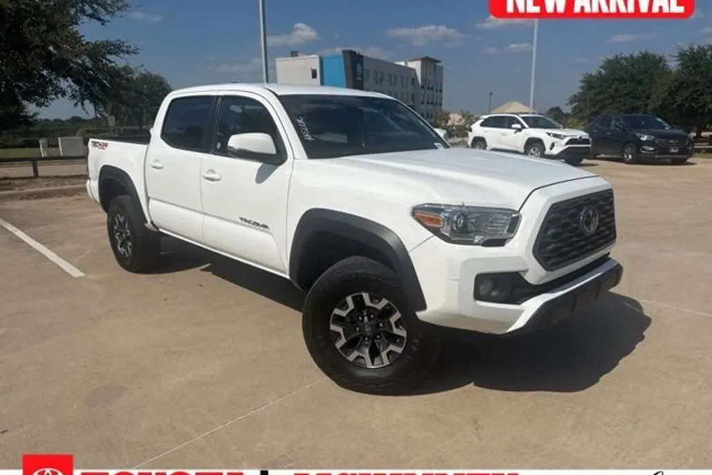 2023 Toyota Tacoma TRD Off-Road photo 1