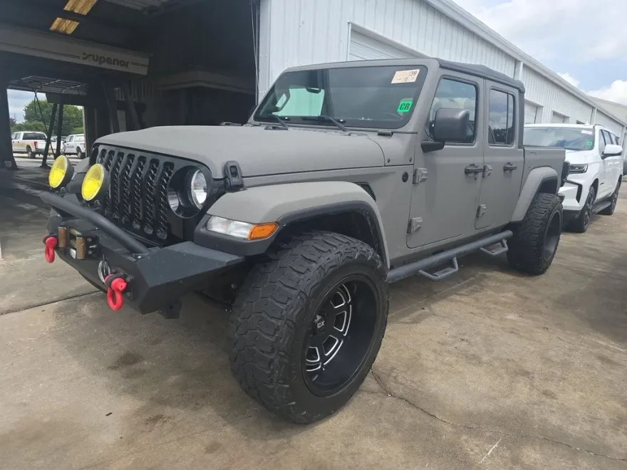2021 Jeep Gladiator Willys photo 1