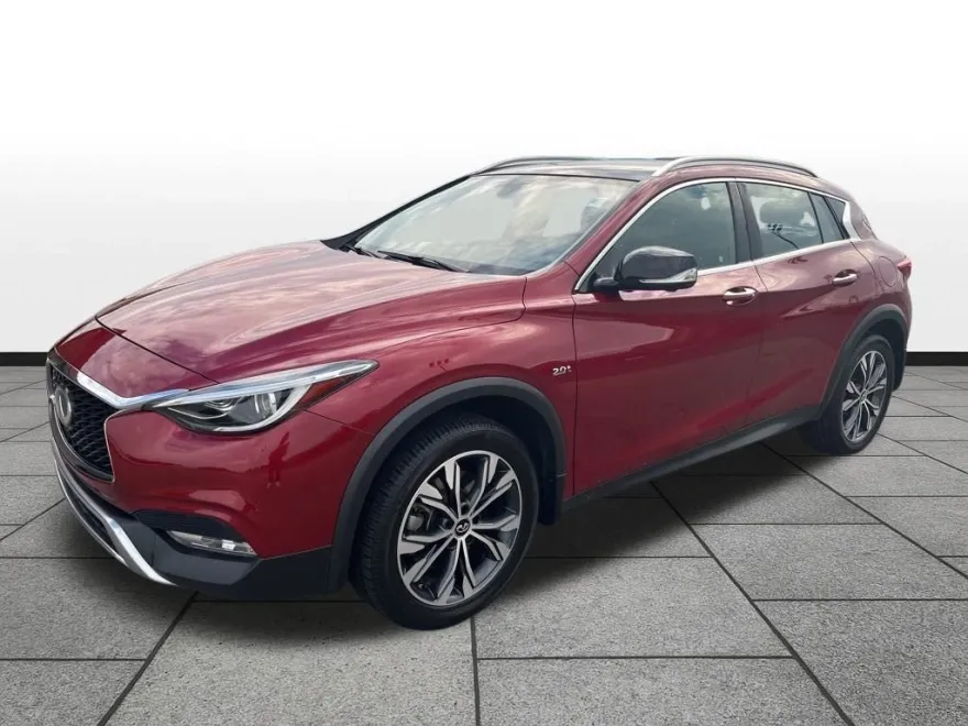 2018 Infiniti QX30 Essential photo 1