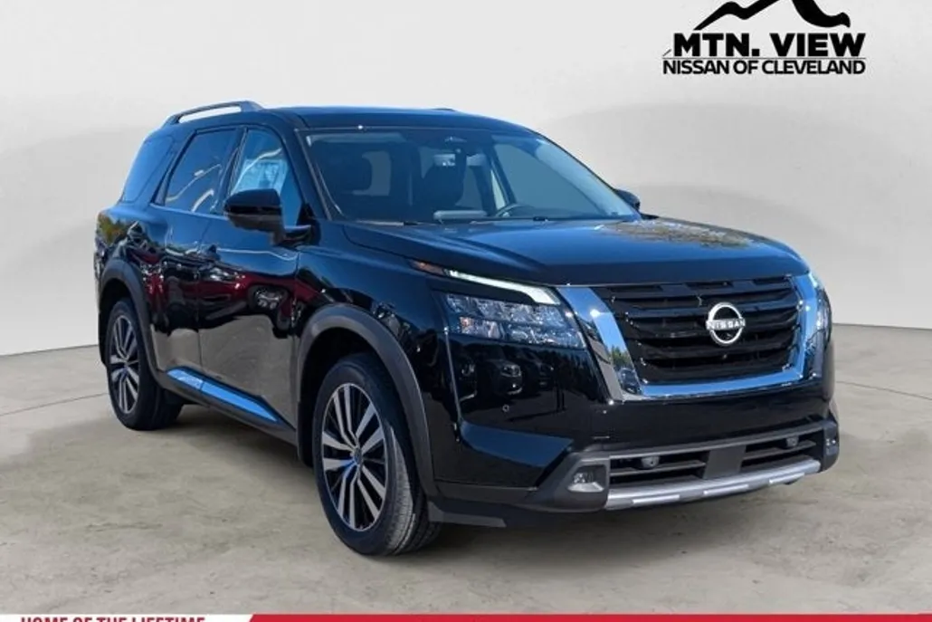 2025 Nissan Pathfinder Platinum photo 1