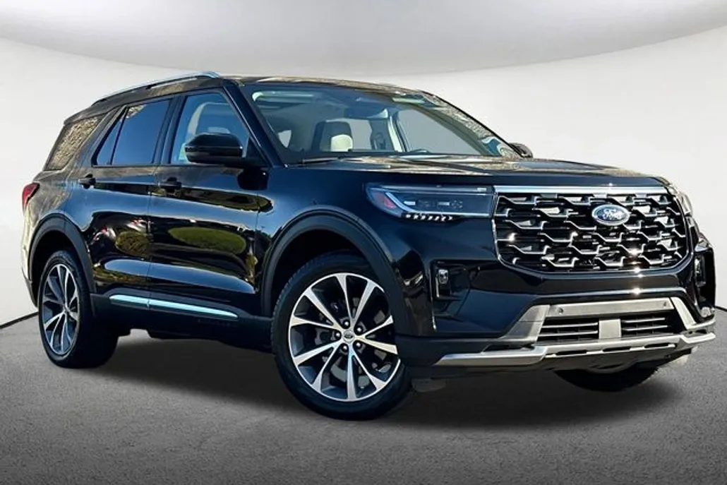 2025 Ford Explorer Platinum photo 1