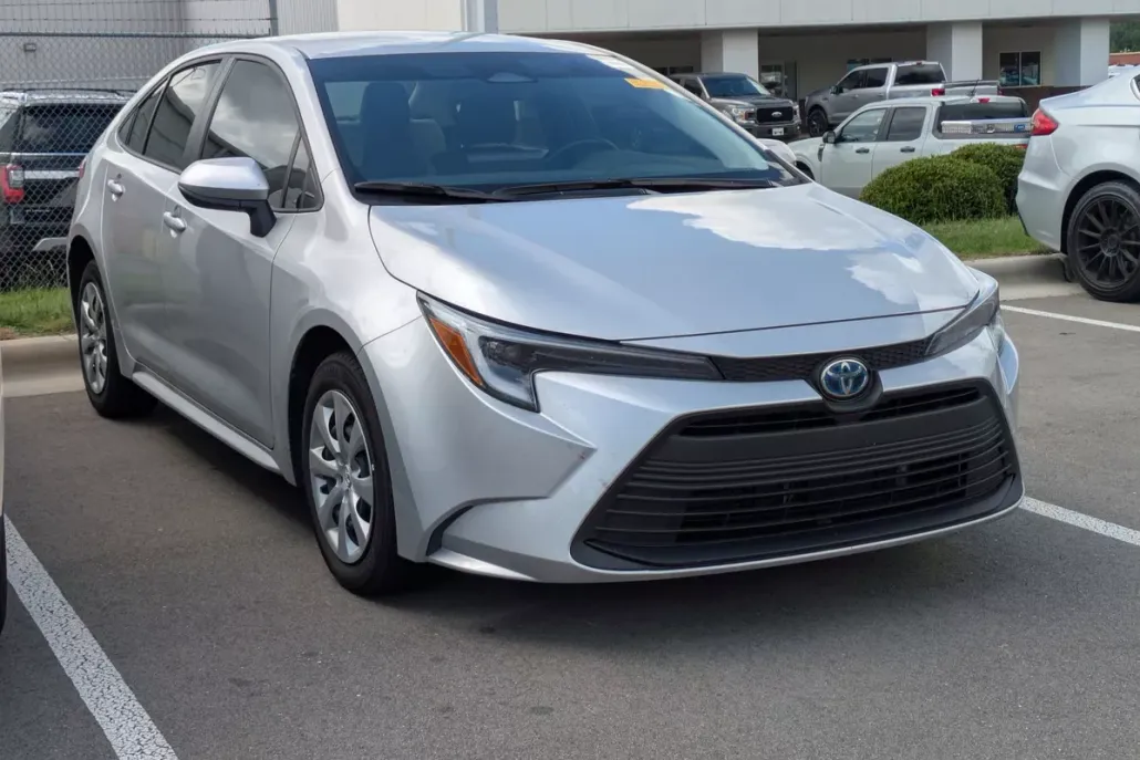 2024 Toyota Corolla Hybrid LE photo 1