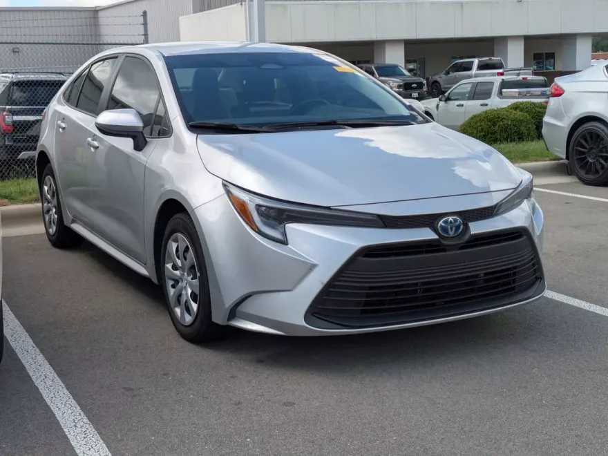 2024 Toyota Corolla Hybrid LE photo 1
