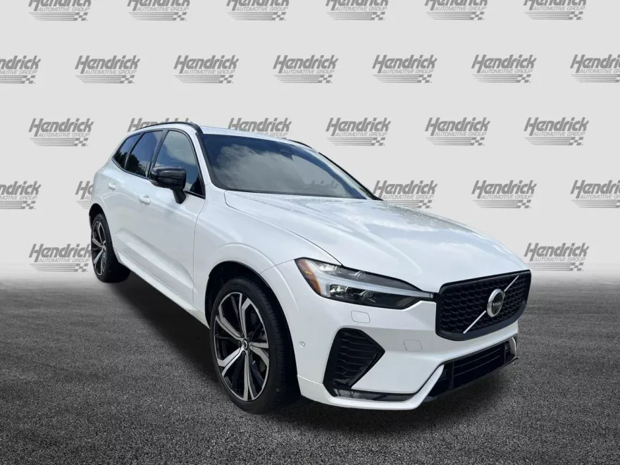 2023 Volvo XC60 Ultimate photo 1