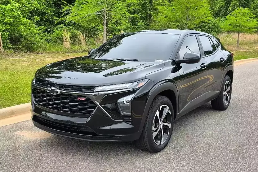 2024 Chevrolet Trax photo 1