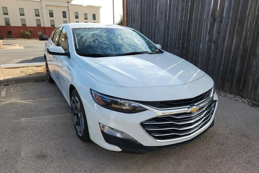2024 Chevrolet Malibu 1LT photo 1