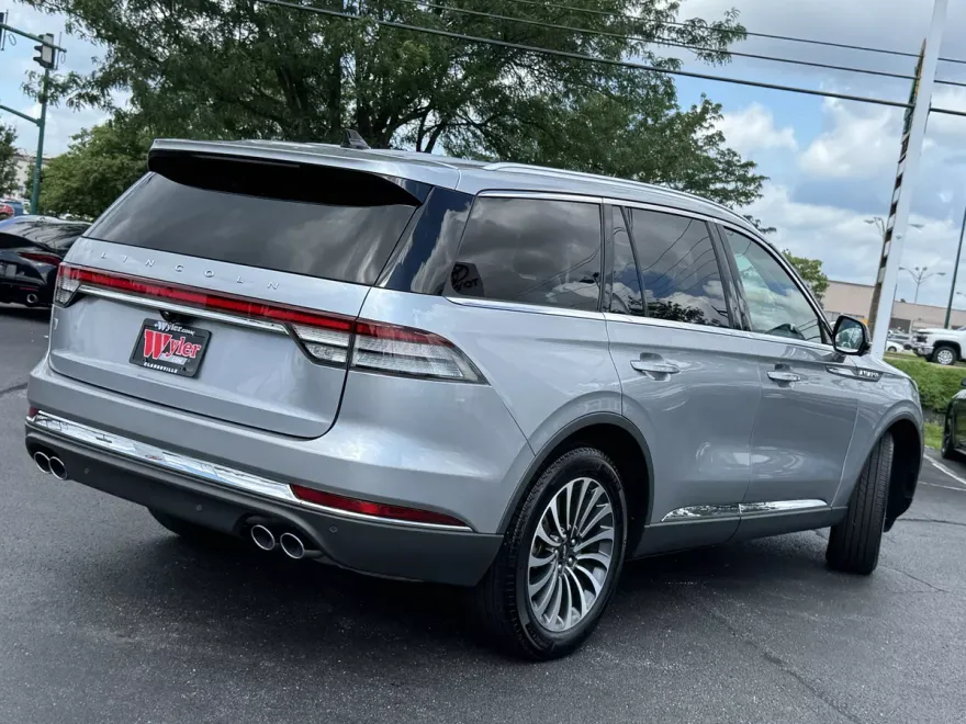 2023 Lincoln Aviator Reserve photo 1