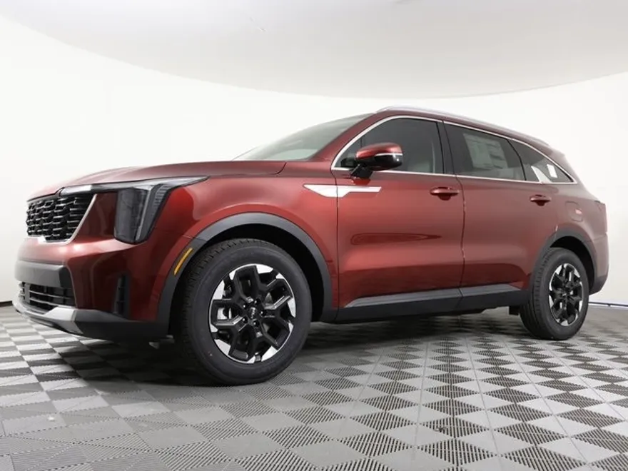 2025 Kia Sorento S photo 1