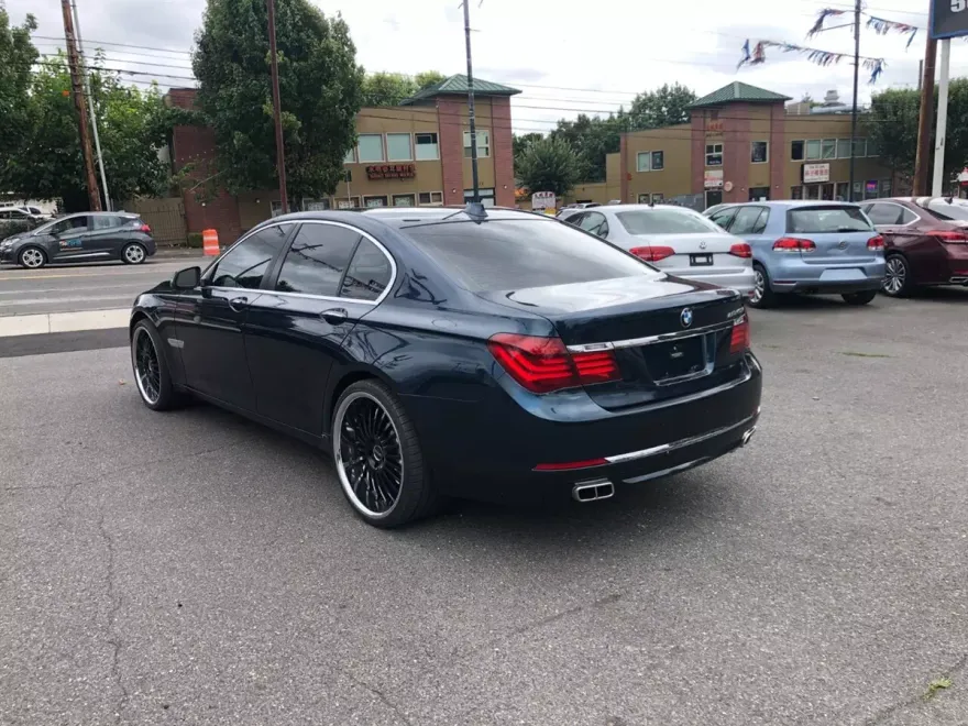 2013 Bmw 740i Sedan photo 1