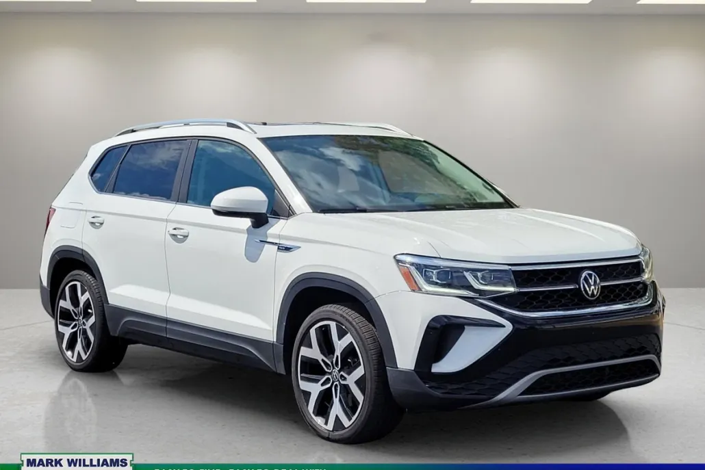 2023 Volkswagen Taos SEL photo 1