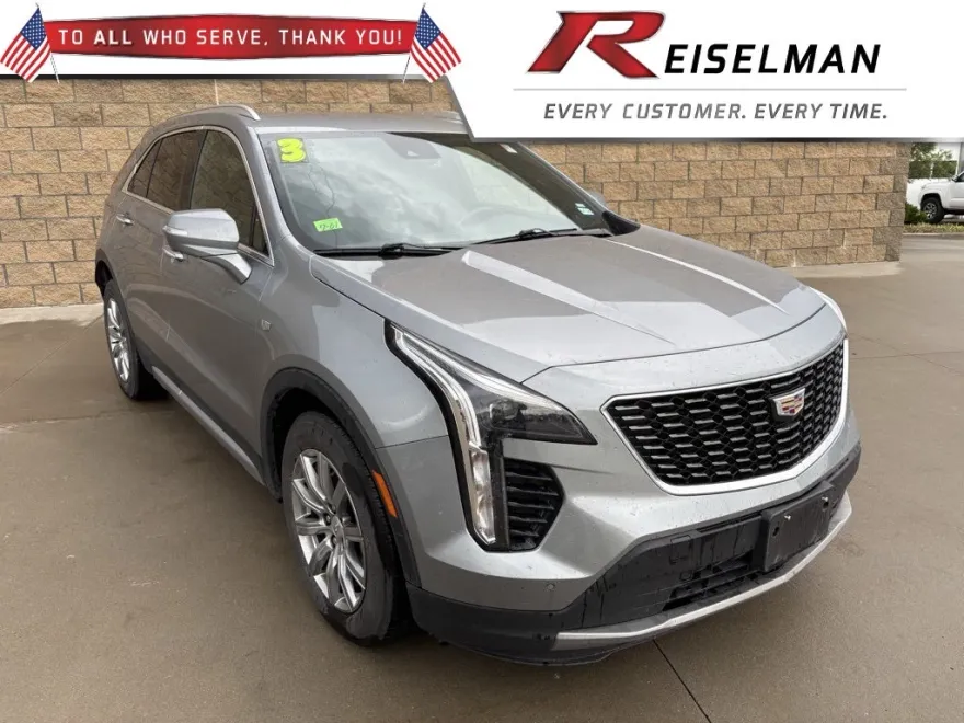 2023 Cadillac XT4 Premium Luxury photo 1