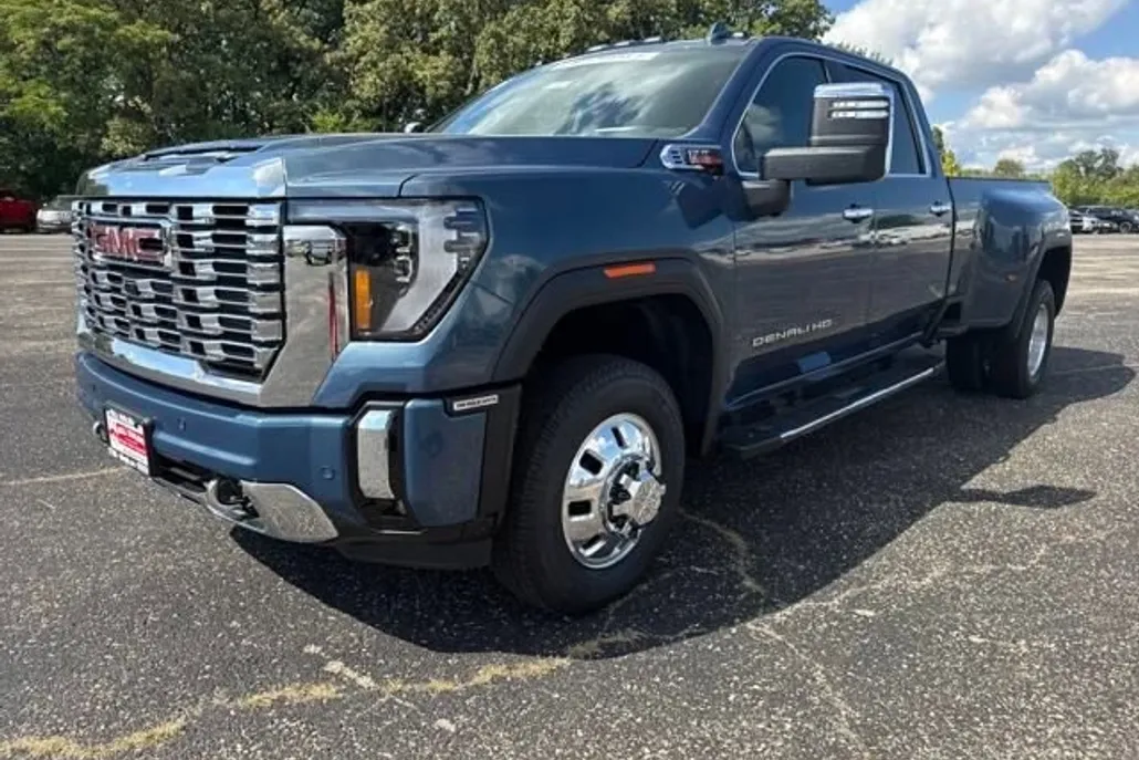 2025 Gmc Sierra 3500 HD Denali photo 1