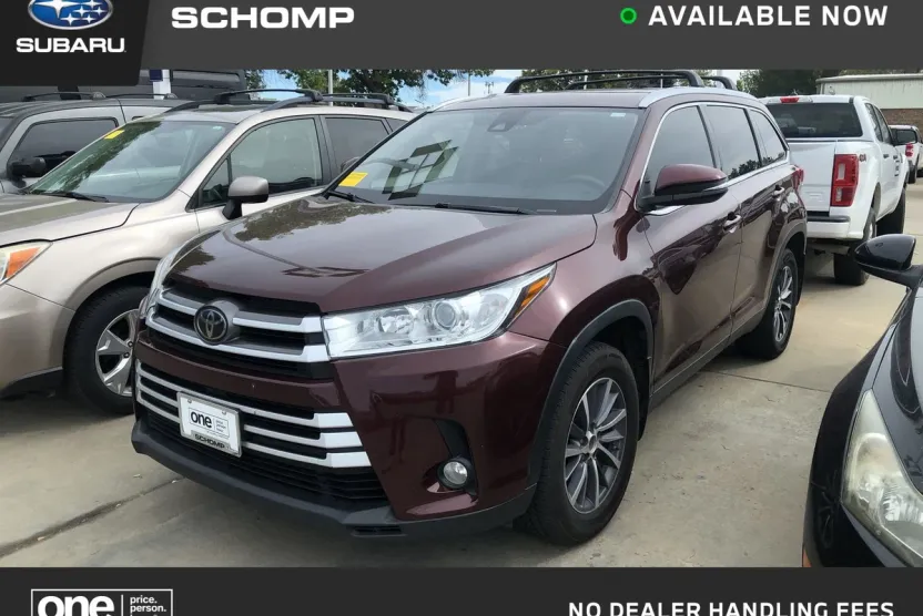 2019 Toyota Highlander XLE photo 1