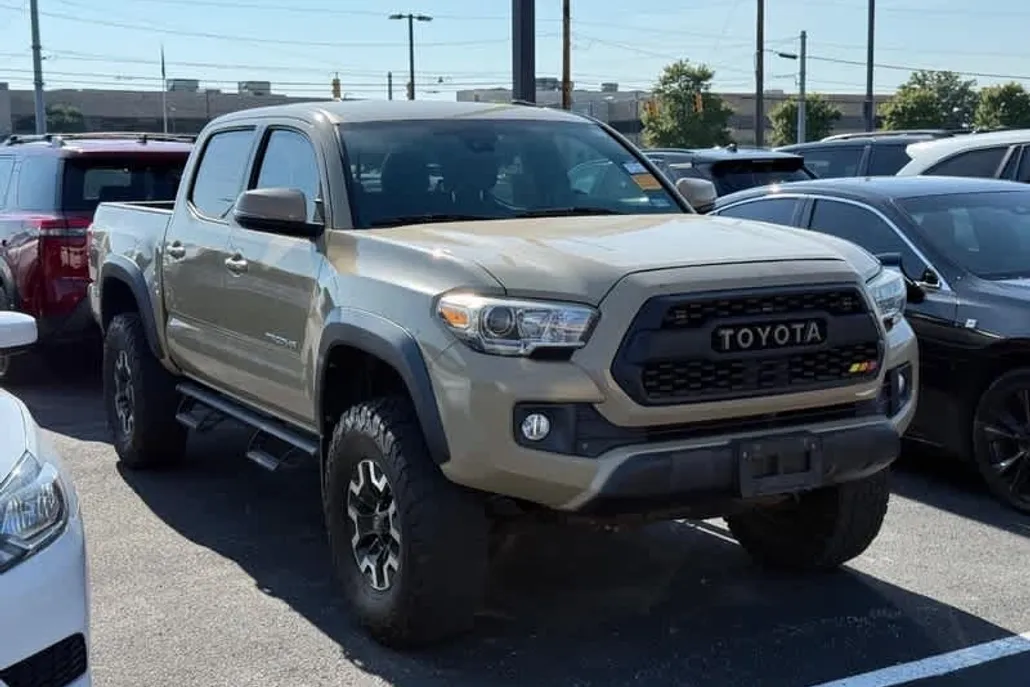 2018 Toyota Tacoma TRD Double Cab V6 4x4 photo 1