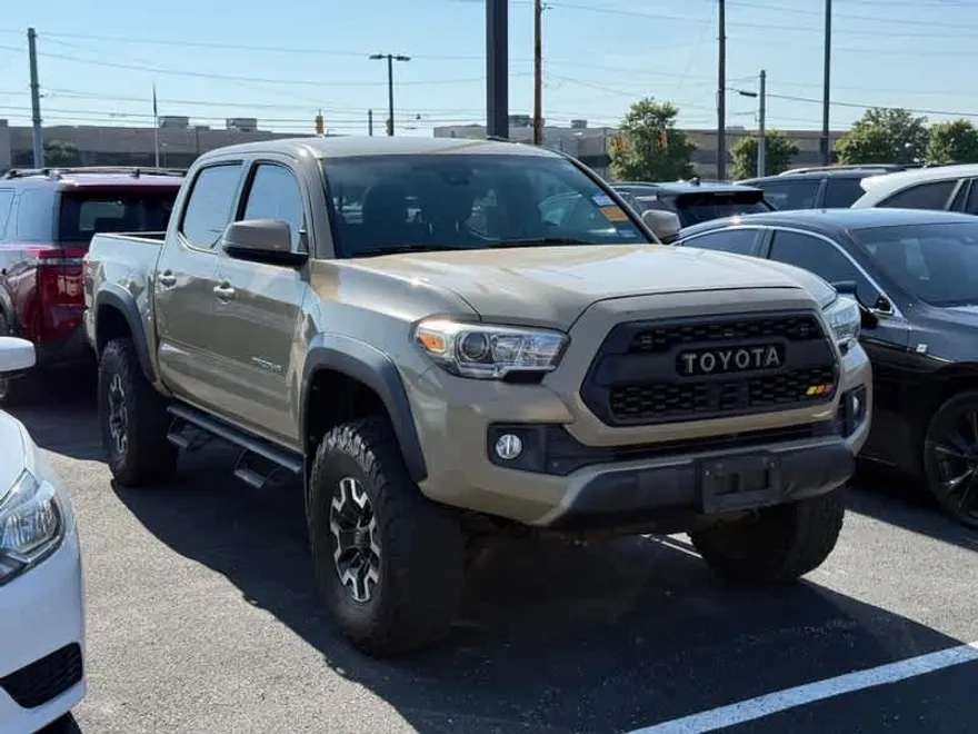 2018 Toyota Tacoma TRD Double Cab V6 4x4 photo 1
