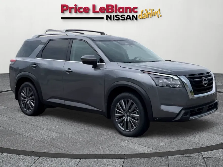 2025 Nissan Pathfinder SL photo 1