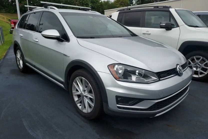 2017 Volkswagen Golf Alltrack TSI S 4Motion photo 1