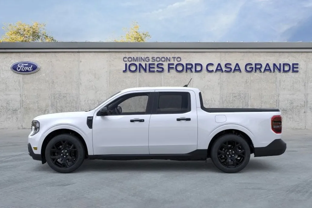 2025 Ford Maverick XLT photo 1