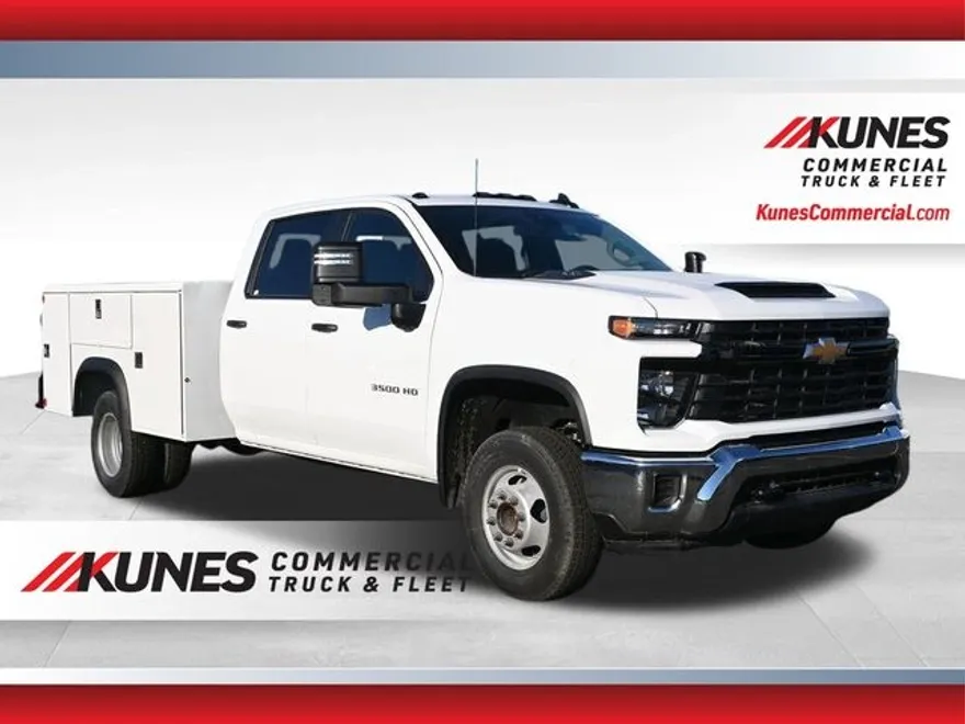 2025 Chevrolet Silverado 3500HD photo 1