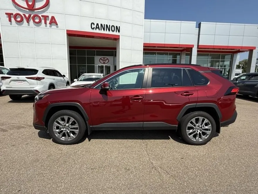 2024 Toyota RAV4 XLE Premium photo 1