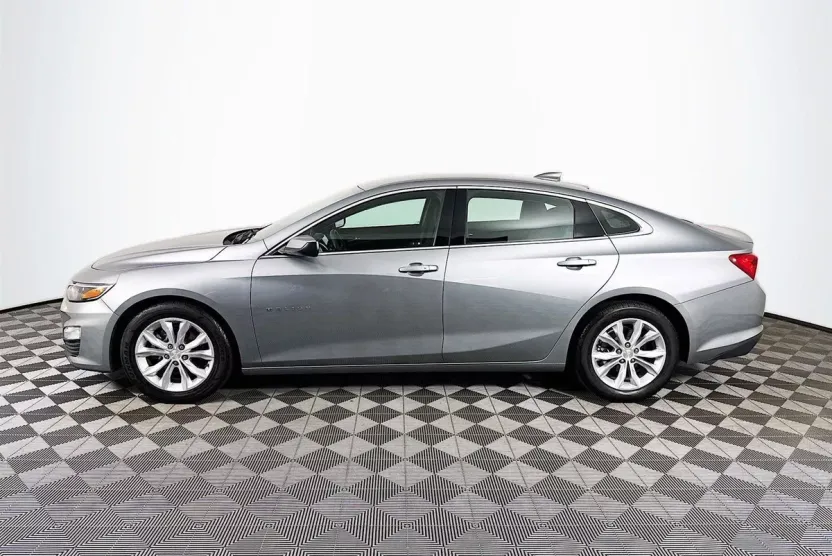 2024 Chevrolet Malibu 1LT photo 1