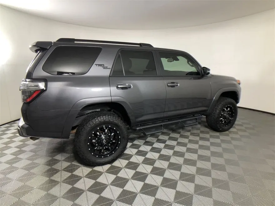 2020 Toyota 4Runner TRD Off-Road Premium photo 1