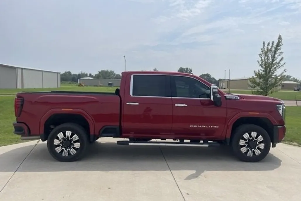 2024 Gmc Sierra 2500 HD Denali photo 1