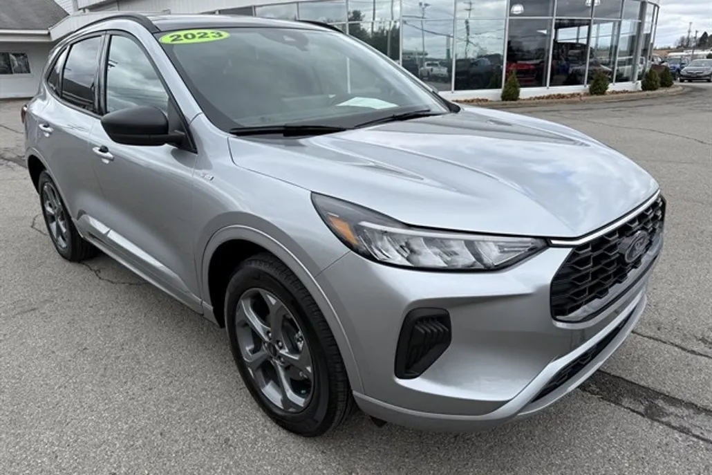 2023 Ford Escape ST-Line photo 1