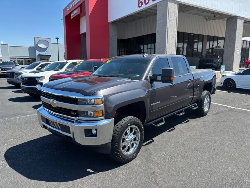 2016 Chevrolet Silverado 2500HD LT photo 1