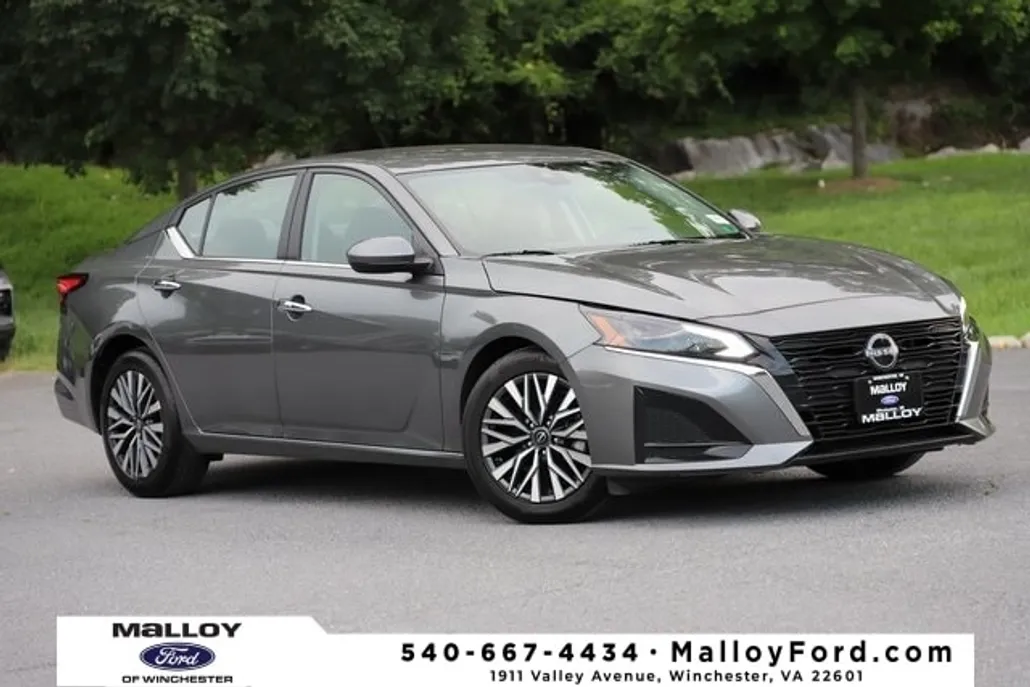 2023 Nissan Altima 2.5 SV photo 1