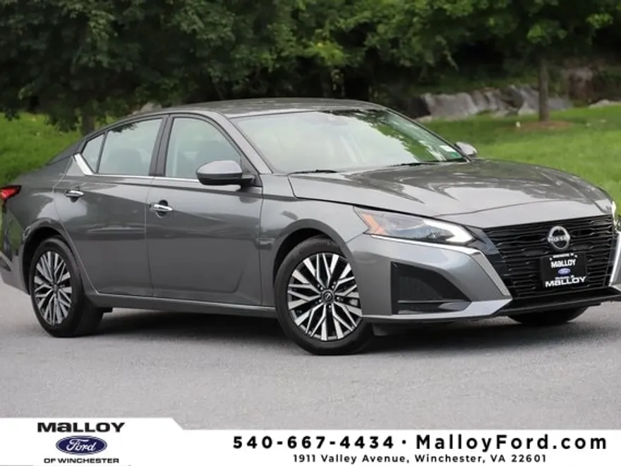 2023 Nissan Altima 2.5 SV photo 1