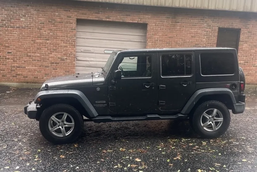 2016 Jeep Wrangler Unlimited Sport S photo 1