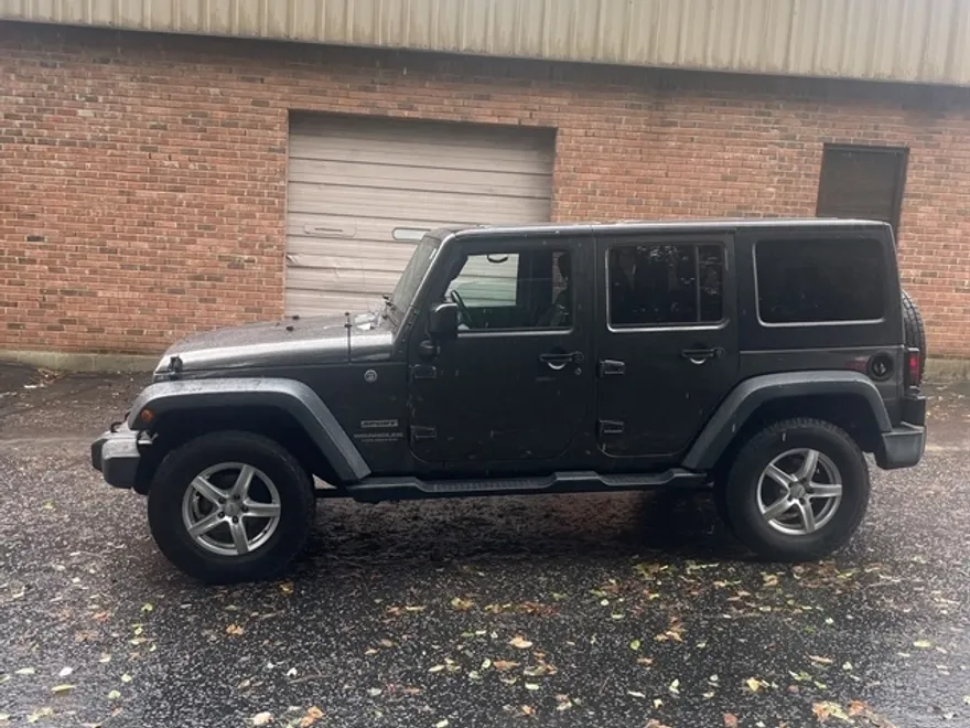 2016 Jeep Wrangler Unlimited Sport S photo 1