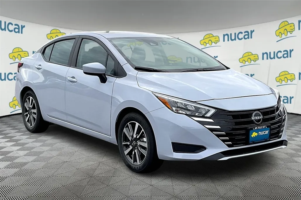 2025 Nissan Versa 1.6 SV photo 1
